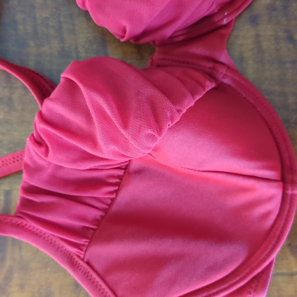 Be Creative Sz 10 Red Pleated Bikini Top with Adjustable Straps - Picture 2 of 7